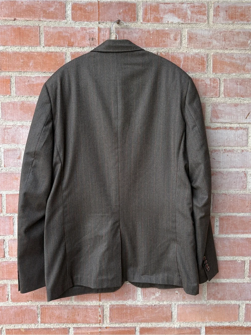 Robert Graham Mens Brown Pinstripe 100% Wool Blazer Jacket Plaid Lining Size 42‎